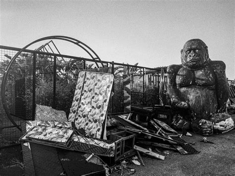 Photographing the Ruins of Beirut’s Devastated Nightlife