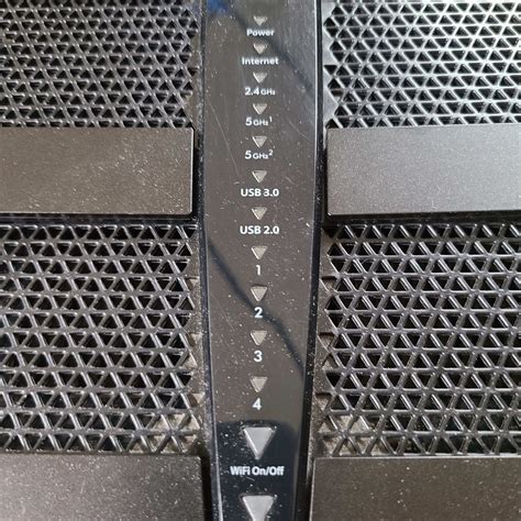 NETGEAR Nighthawk X6 AC3200 Tri-Band WiFi Router - R8000 | Jawa