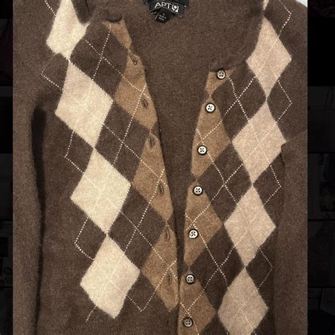 cashmere argyle sweater Light brown APT size M-L - Depop