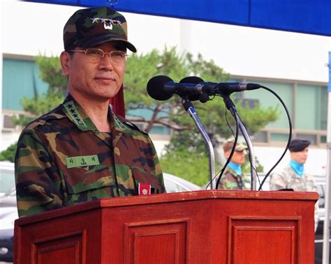 U.S. Forces Korea bids farewell to ROK JCS chairman | Article | The ...