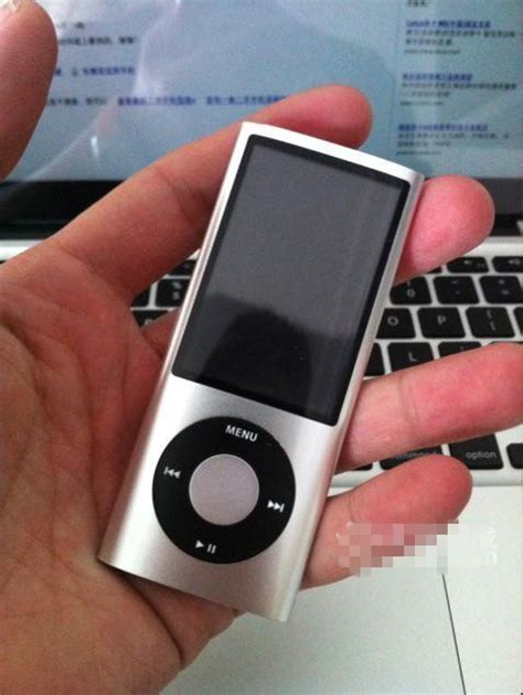 Apple [Refurbished] iPod nano 5th Generation (Green) MC040LL/AR