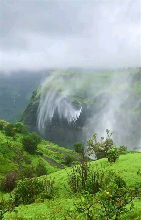 7 Waterfalls That Appear to Flow Upwards