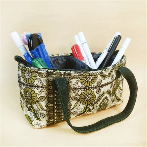 Multi-Purpose Pouch Organizer - Green Madhubani Flower – Crafthues