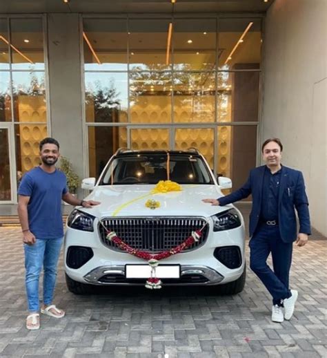 भारतीय क्रिकेटर अजिंक्य रहाणे घर लाए मेबैक GLS600, 3.5 करोड़ रुपये है ...