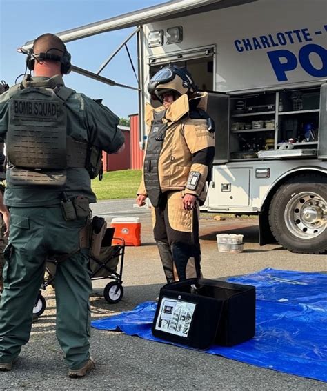 US Army Explosive Ordnance Disposal techs train with Charlotte Police ...