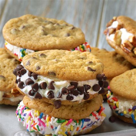Cookie Ice Cream Sandwich: The Homemade Frozen Treat Is Easy to Customize