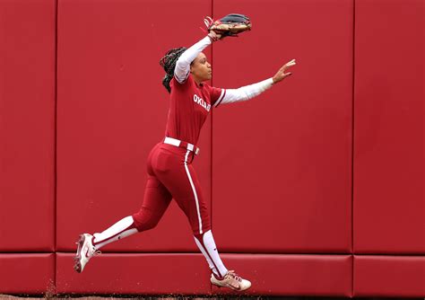 College softball run rule for NCAA Tournament, Women's College World Series