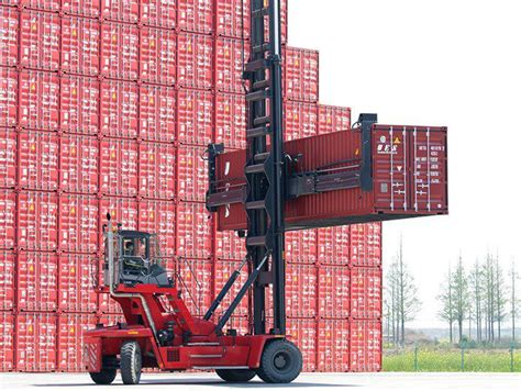 Forklift truck with combustion engine - 8 000 - 9 000 kg | DCT80–90 ...