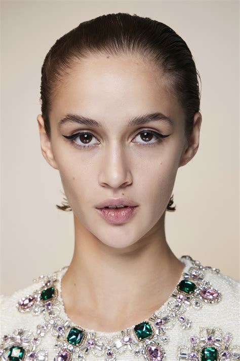 How To Rock Brushed Back Hairstyles - KOL Social