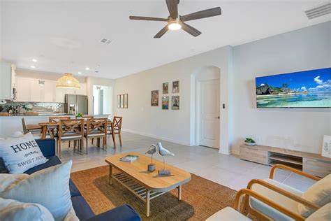 Guest favorite! Near Disney *Early check in - Condominiums for Rent in ...