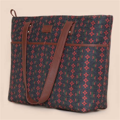 Tote Bags: Buy Best Tote Bags Online at Great Prices - Zouk