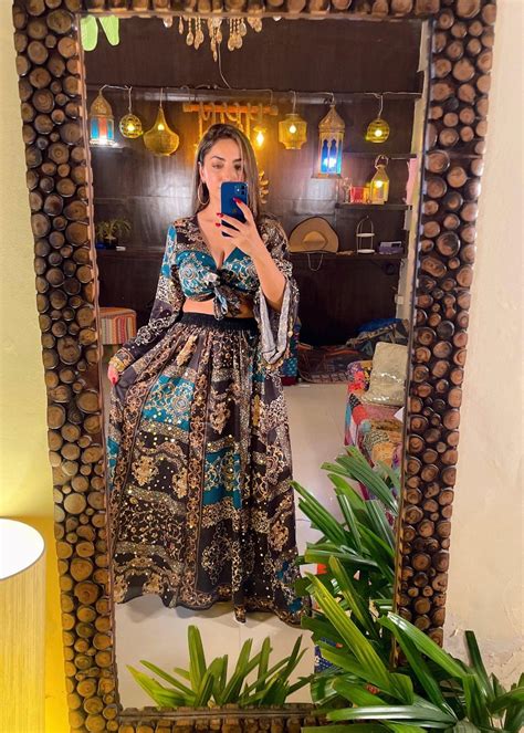 ‘Nakhrewali’-tie knot top & skirt set – banjaratrail