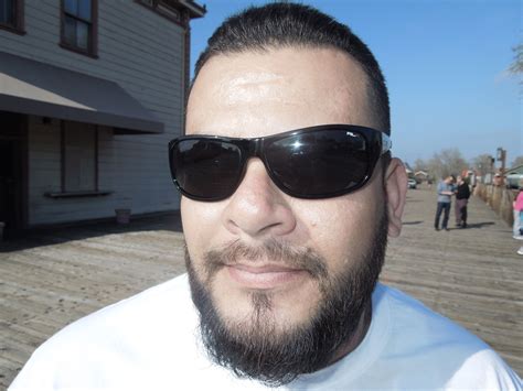 Age Chart - 34 year old man non-smoker Johnny