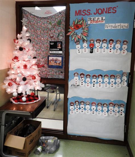 Christmas Classroom Door Decorating Contest