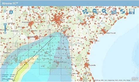Cyclone Simulator 的图像结果