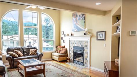 How to Choose Wood Floor Direction from Front Door - Opple House