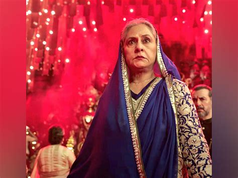 Twitter can't get enough of Jaya Bachchan's stern expressions in ...