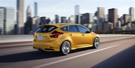 Ford Focus ST (2013) - picture 12 of 16