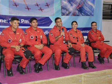 Suryakiran team's grand air show tomorrow at 2.15 pm, 9 aircraft will ...