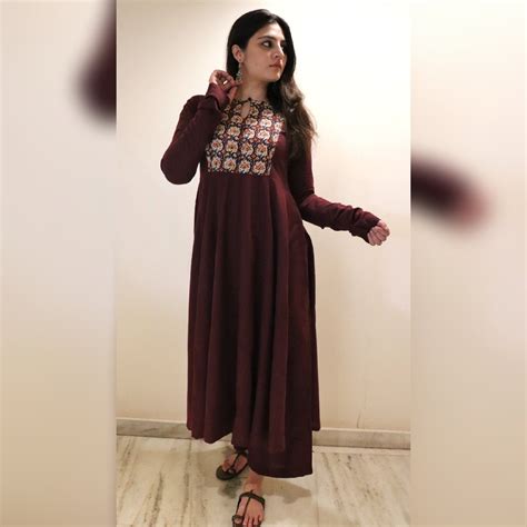 Mahira Kali side slit set – Kameez.co