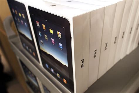 MYN72LL/A - $603 - Apple iPad 8th Generation 10.2" Wi-Fi + CELLULAR ...