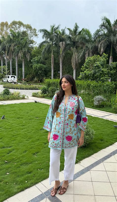 House Of Kari(Chikankari Clothing) - Pralambika in Kashmiri Aari Work ...