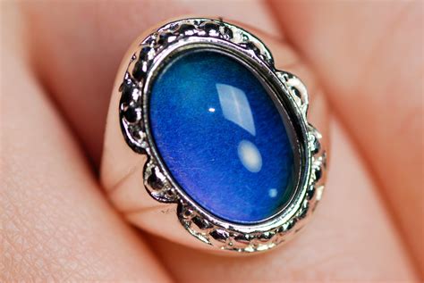 The Meaning of Colors in Mood Rings and Necklaces | Color Meanings