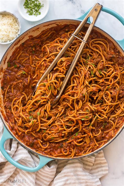 One Pot Spaghetti and Meat Sauce (made healthier!) - The Recipe Rebel