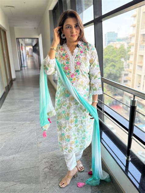 Signature Parsi Set – Preetibora