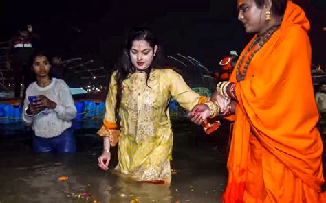 किन्नर अखाड़े की महामंडलेश्वर कैसे बनीं ममता कुलकर्णी, समझिए पूरा ...