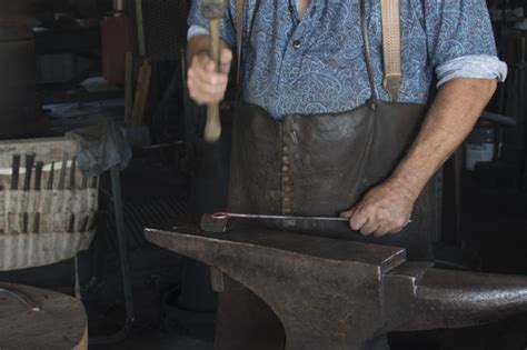 Blacksmith forges small tokens of thanks for USA's heroes | Article ...