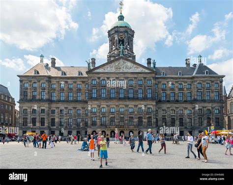 Royal palace dam square netherlands hi-res stock photography and images ...