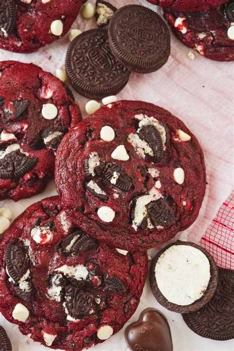 Red velvet chocolate chip cookies – Artofit