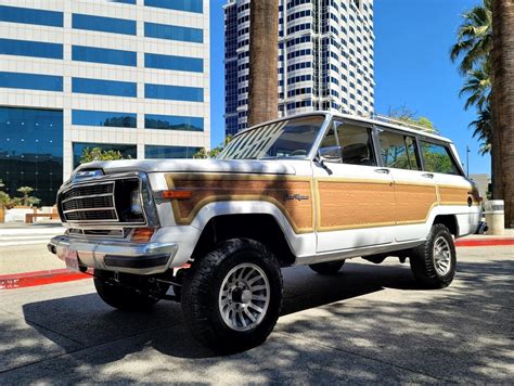 1990 Jeep Grand Wagoneer | Consignify
