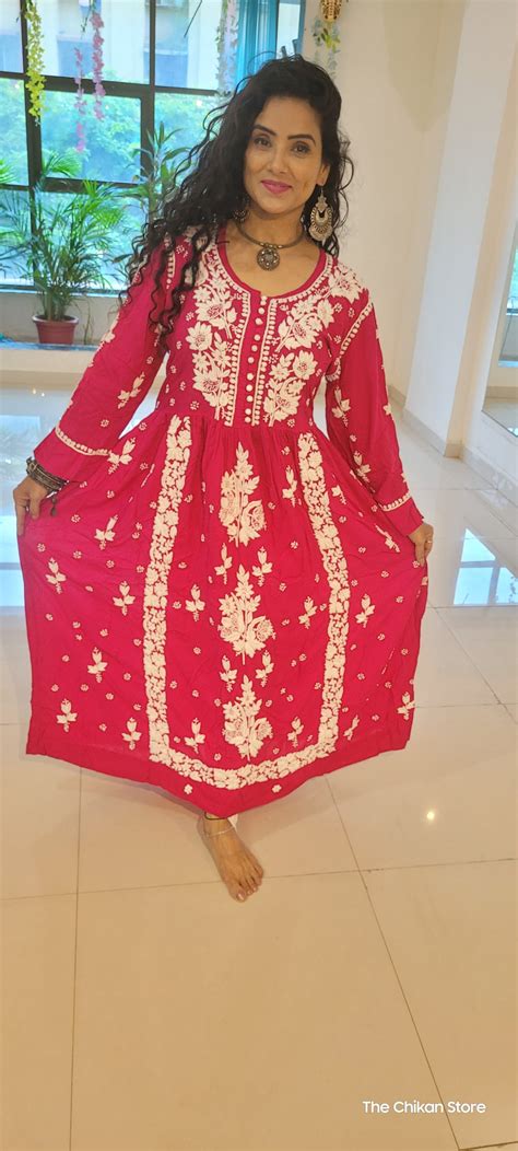 Open media 5 in modal