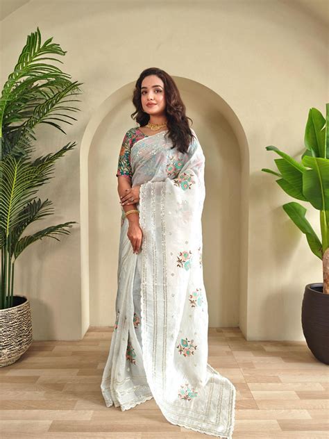 Premium Crunchy Chiffon Saree with Elegant Scallop & Thread Embroidery ...