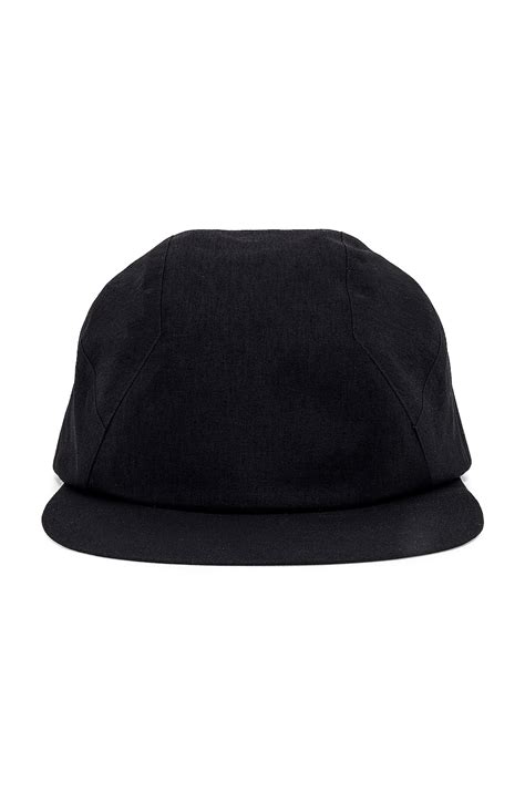Veilance Stealth Cap in Black | REVOLVE