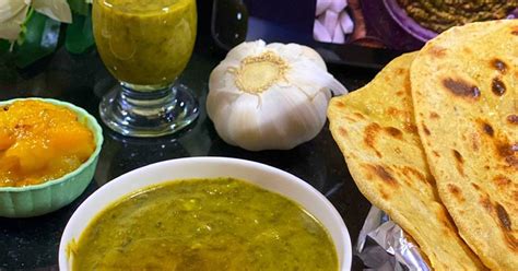 Palak ka saag (Spinach Saag) Recipe by i_m_kashish - Cookpad