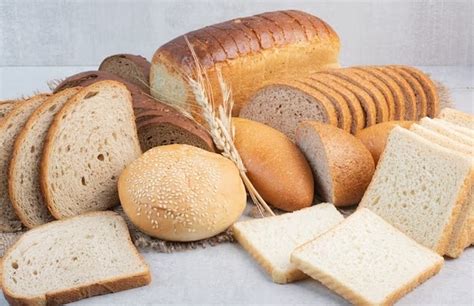 घर पर ब्रेड बनाना नहीं है मुश्किल, फॉलो करना होता है ये प्रोसेस - Bread ...
