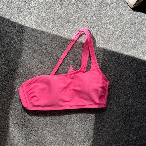 Frankies Bikinis Women's Pink Bikini-and-tankini-tops | Depop