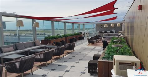 jfk delta sky club skydeck renespoints million mile run to japan - Eye ...