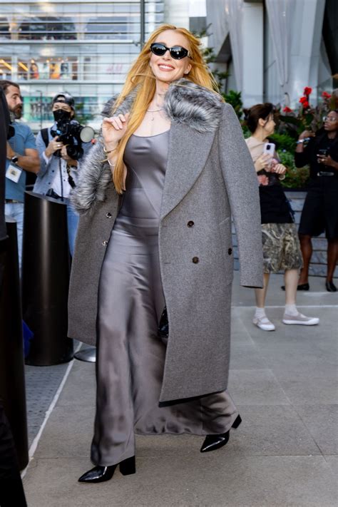 Lindsay Lohan Stuns at Michael Kors Spring 2025: A Fashion Comeback for ...