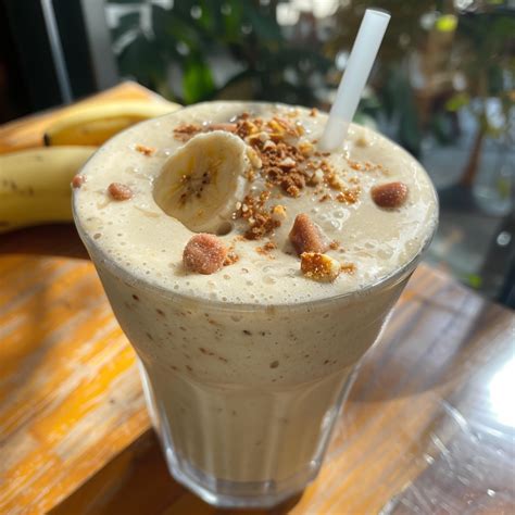 Amazing Banana Bread Smoothie for a Delicious Treat
