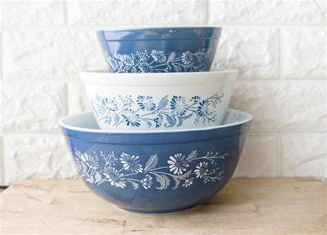 Vintage Pyrex Colonial Mist Complete Mixing Bowl Nesting Set, Blue and ...