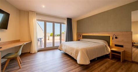 JARDI APARTAMENTS (Mollerussa) - Hotel Reviews, Photos, Rate Comparison ...