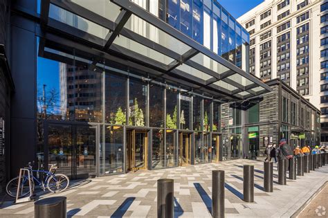 233 S Wacker Dr, Chicago, IL 60606 - Industrious Willis Tower | LoopNet