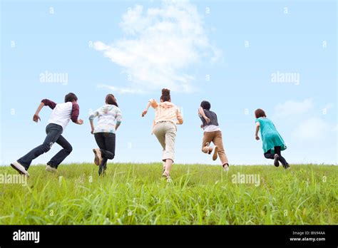 5 People Running 的图像结果