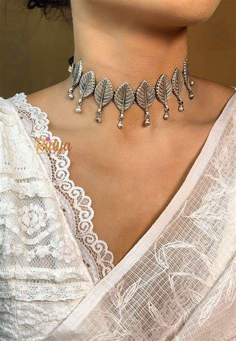 Textured Leaf Ghungru Drop Silver Choker