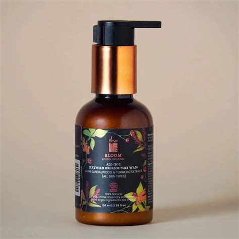 Isha Life All in 1 Organic Face Wash With Sandalwood & Turmeric Extract