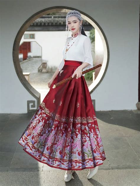 Primavera estilo chinês lindo vermelho uma peça dinastia Ming saia de ...